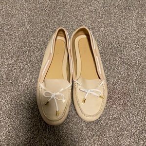 Michael Kors cream/ tan flats